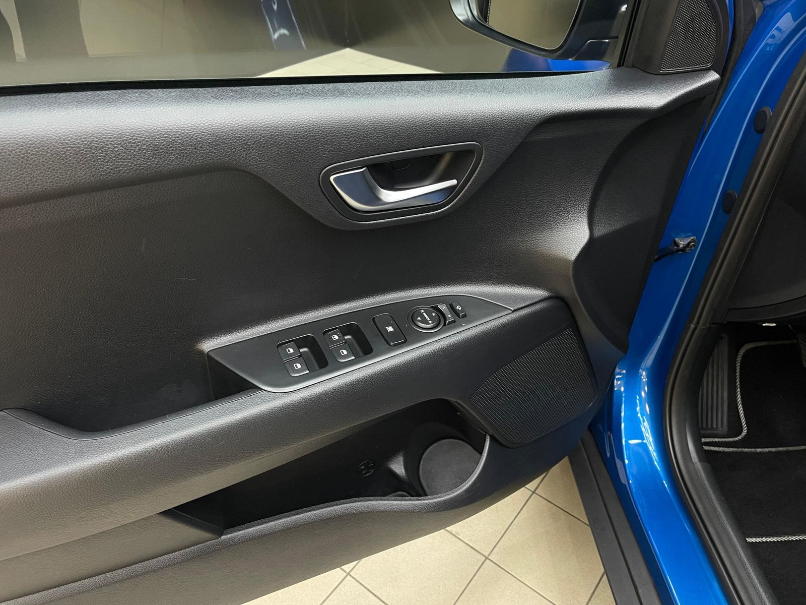 Fahrzeugabbildung Kia Stonic 1.0 T-GDI NAVI+KAM+PDC+MFL+TEMP+APPLE+DAB