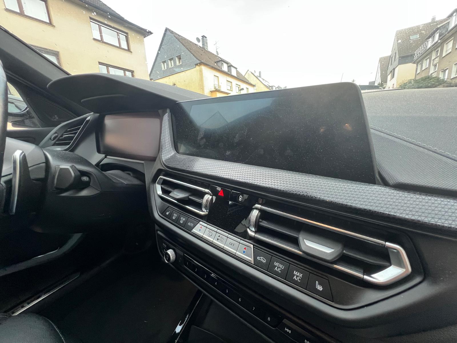 BMW M135i xDrive Sonderlackierung matt grau Top
