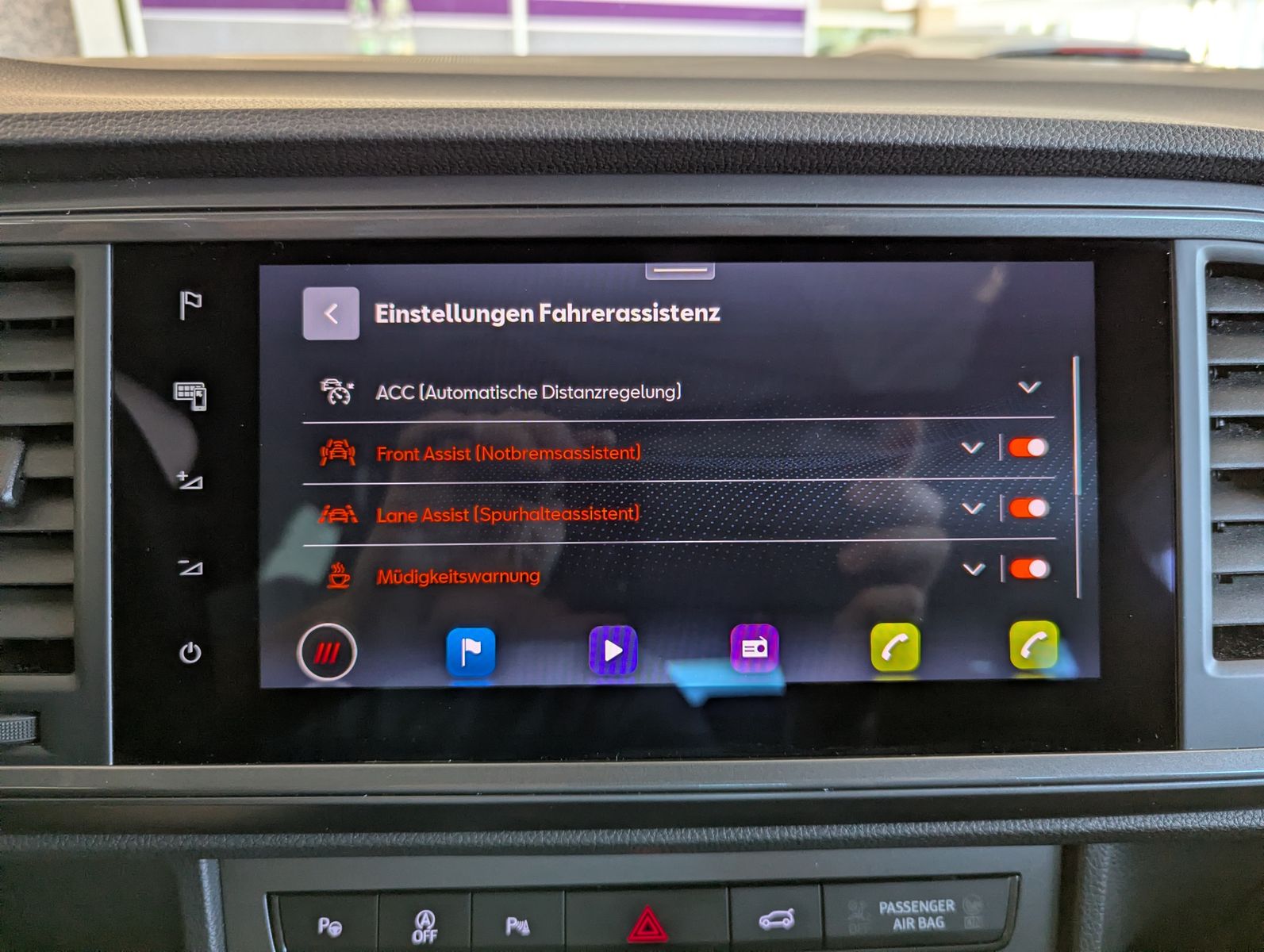 Fahrzeugabbildung CUPRA Ateca 1.5 TSI DSG Pano Dinamica ACC Cam AHK 19"