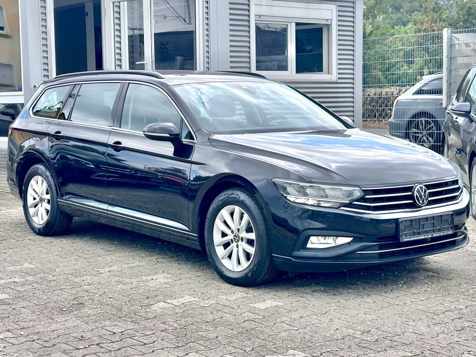 Fahrzeugabbildung Volkswagen PASSAT VARIANT BUSINESS*AUTOM.+NAVI+1.HAND*
