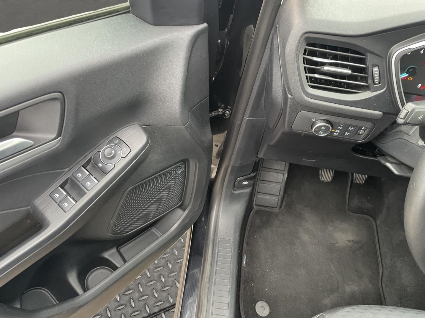 Fahrzeugabbildung Ford Kuga Cool & Connect Navi Apple CarPlay Android A