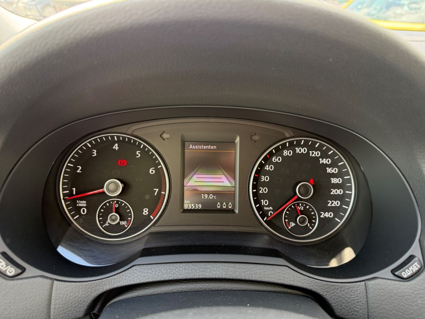 Fahrzeugabbildung Volkswagen Sharan Active Comfortline ACC SHZ Navi Dynau Bi-