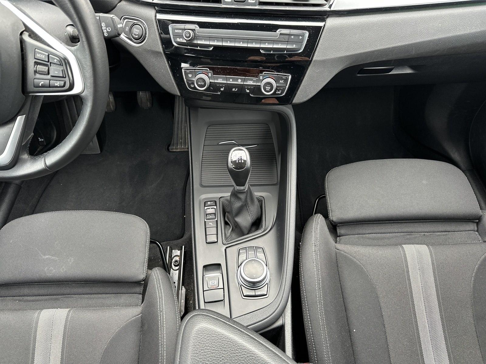 BMW X1 sDrive18i Adv. Sportsitze Navi Parkassist LED, миниатюра 10