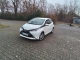 Toyota Aygo (X) 1,0 Automatik Tüv neu  - Toyota Aygo (X) in Bonn