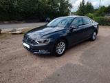 Volkswagen Passat Comfortline mit Infotainmentsystem  - VW Passat Gebrauchtwagen in Mainz