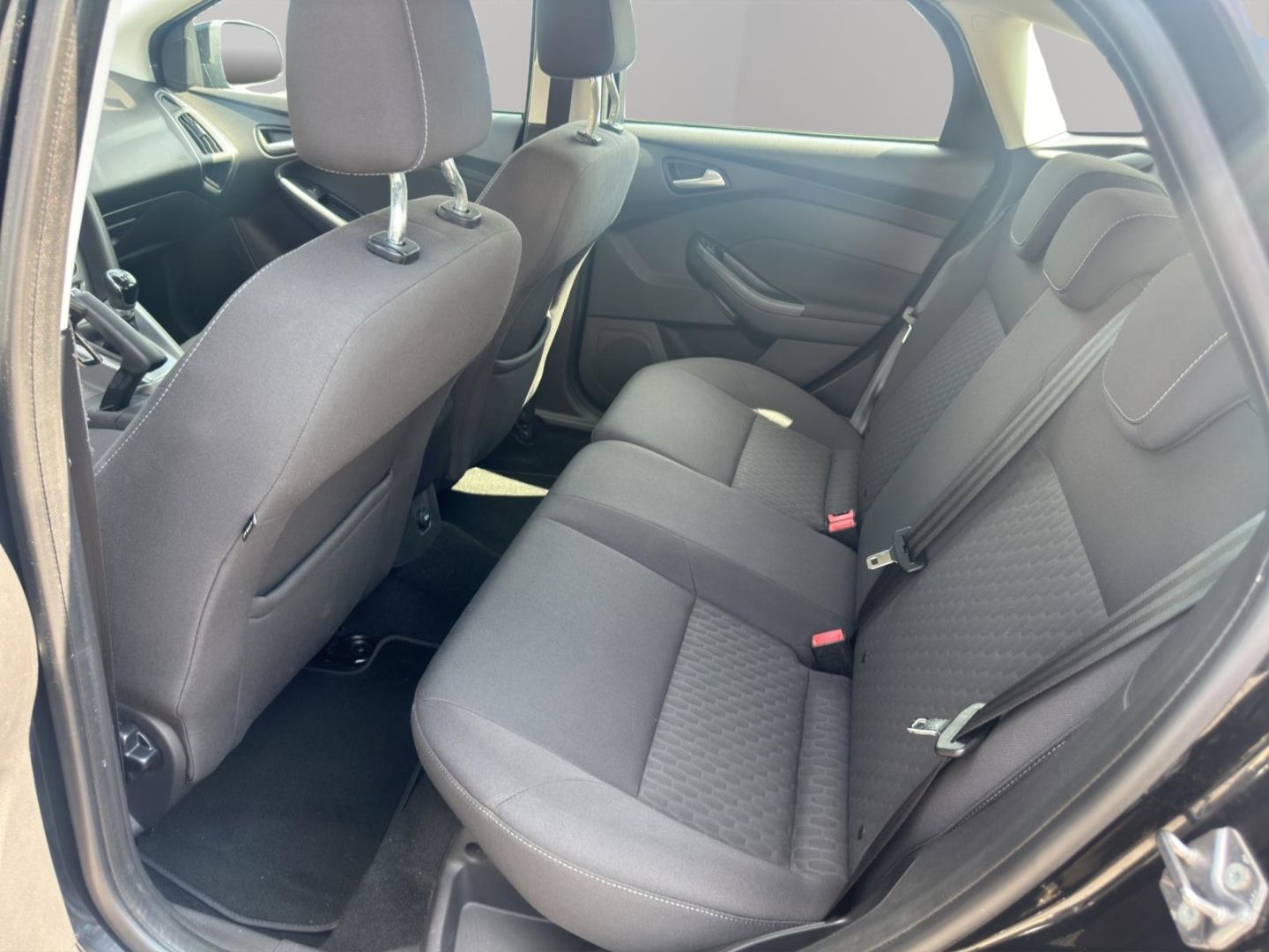 Fahrzeugabbildung Ford Focus SYNC Edition SHZ Notbremsass. Tel.-Vorb. P