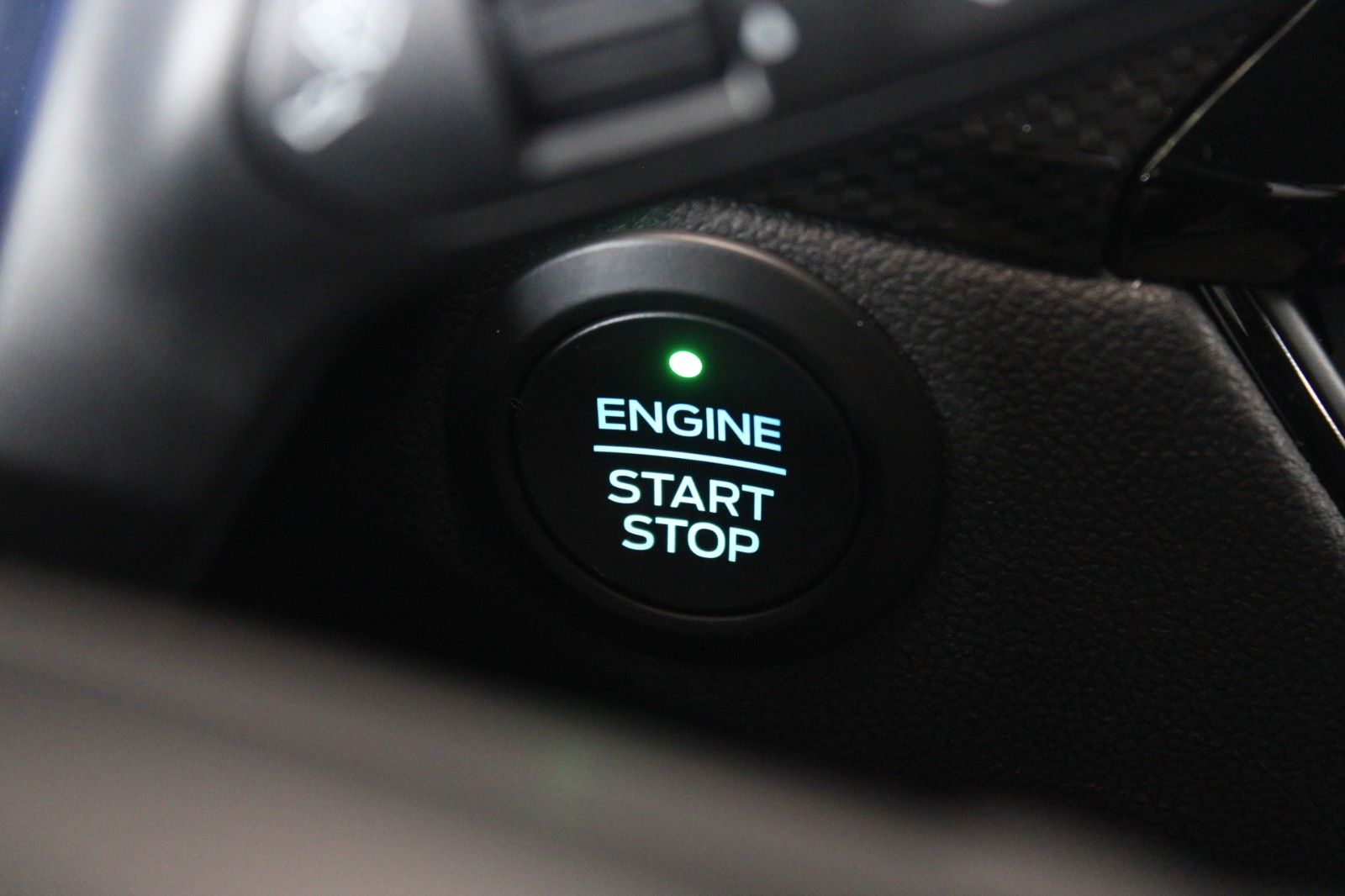 Fahrzeugabbildung Ford Kuga 2.5 PHEV ST-Line X LED B&O HUD ACC WinterP