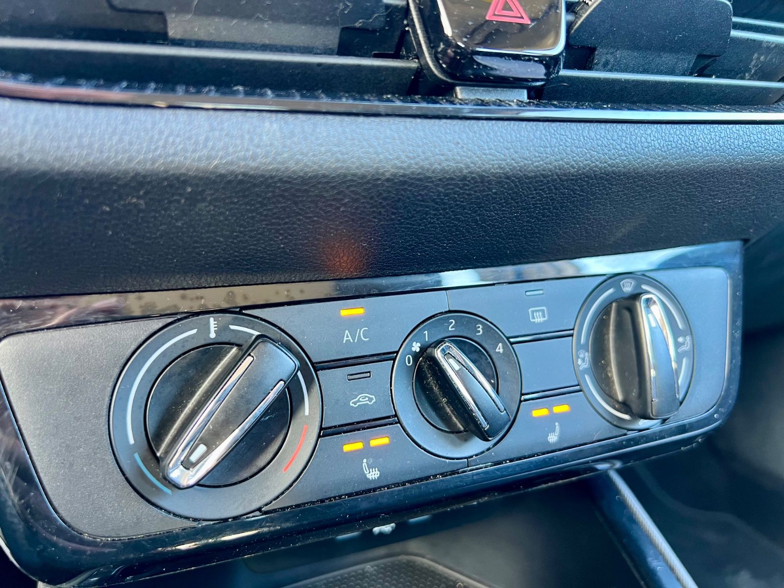 SKODA Fabia Active AHK KLIMA SHZ CARPLAY