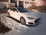 Tesla Model S 85D - Free Supercharging