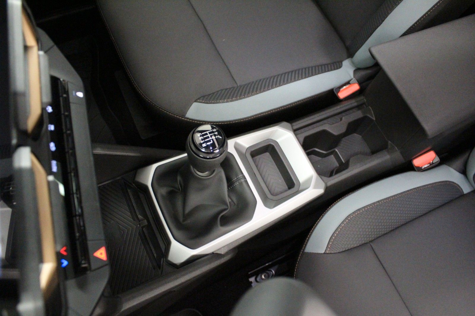 Fahrzeugabbildung Dacia Bigster mild hybrid-G 140 Extreme *Winter-Paket*