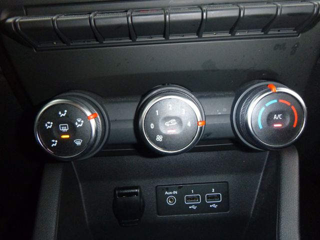 Fahrzeugabbildung Renault Clio V 1,0 TCE 90 >Navi/LED/PDC<