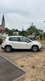 Peugeot 2008 Allure - Peugeot 2008: Van