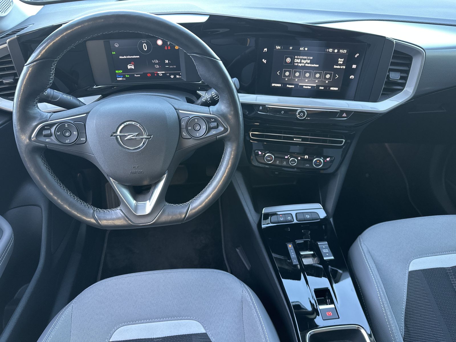 Fahrzeugabbildung Opel Mokka-e Elegance NAV+LED+ACC+KAM+SHZ+VCOCK+TOTW