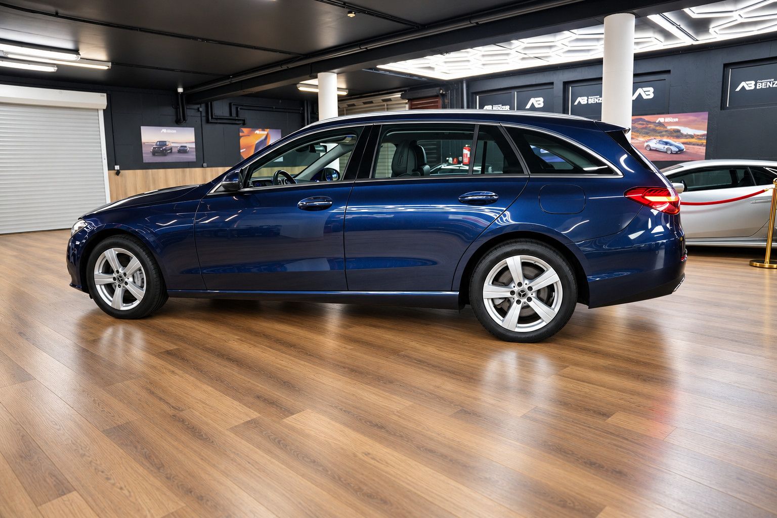 Fahrzeugabbildung Mercedes-Benz C 300 e T *Ambiente*SHZ*Rückfahrkamera*T-Winkel*