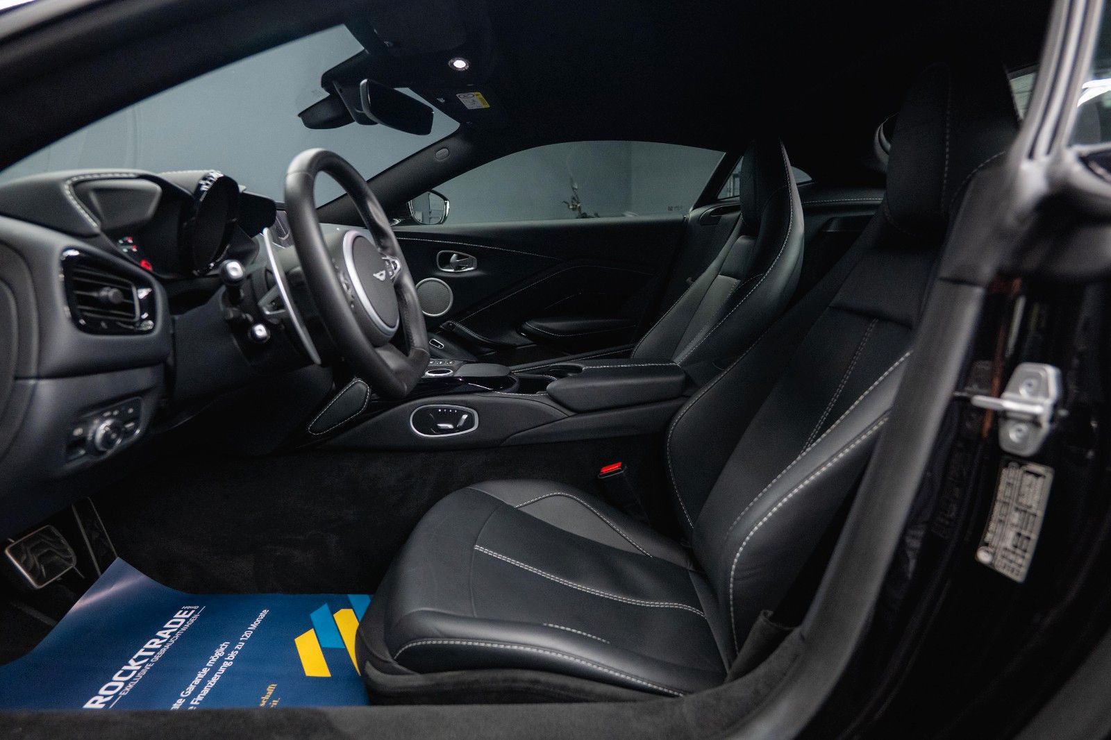 Fahrzeugabbildung Aston Martin V8 Vantage 4.0 V8 DB11 Coupe *1.Hand*360*Memory*