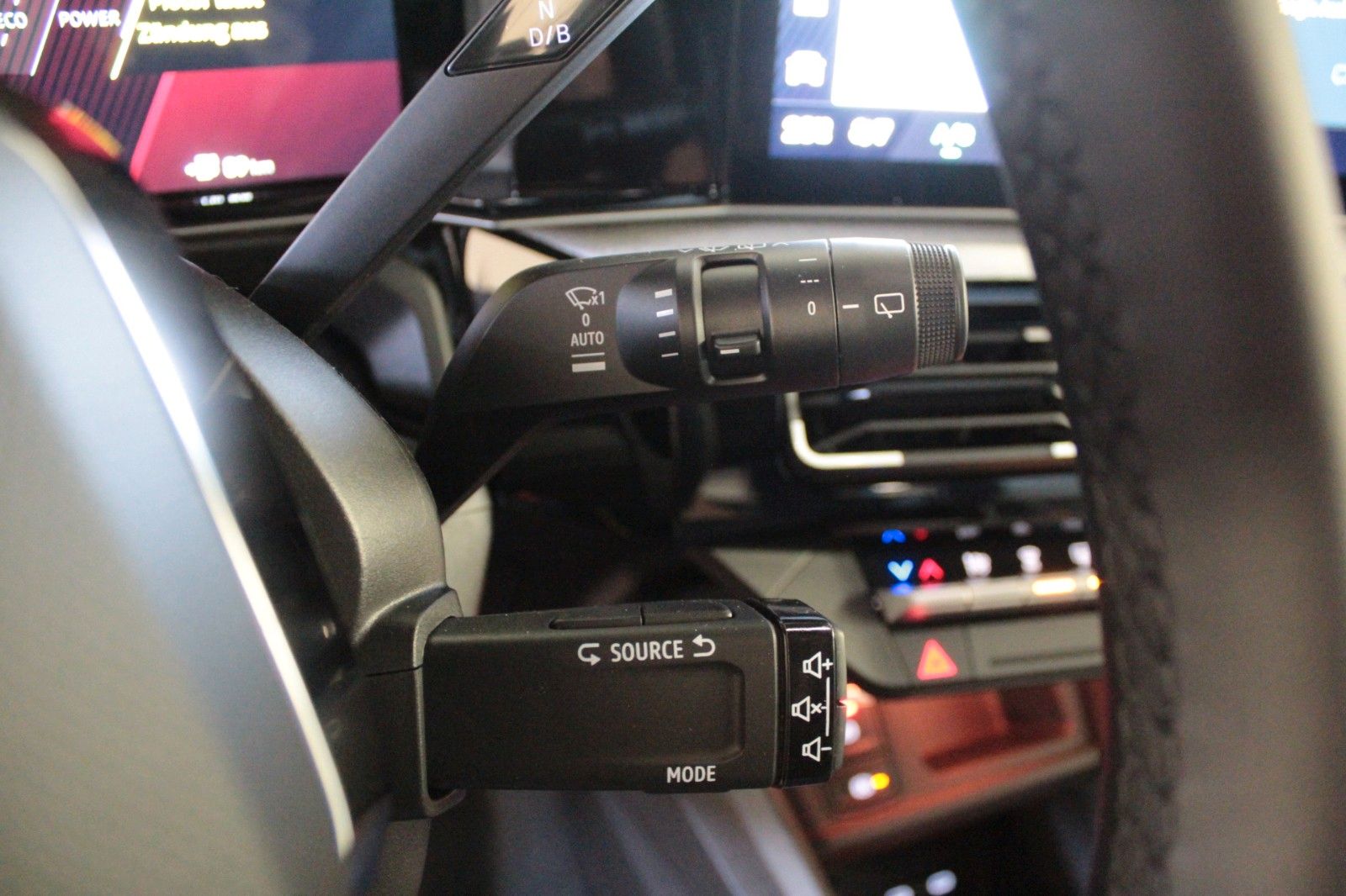 Fahrzeugabbildung Renault R 5 E-Tech 150 Comfort Range Rolland-Garros