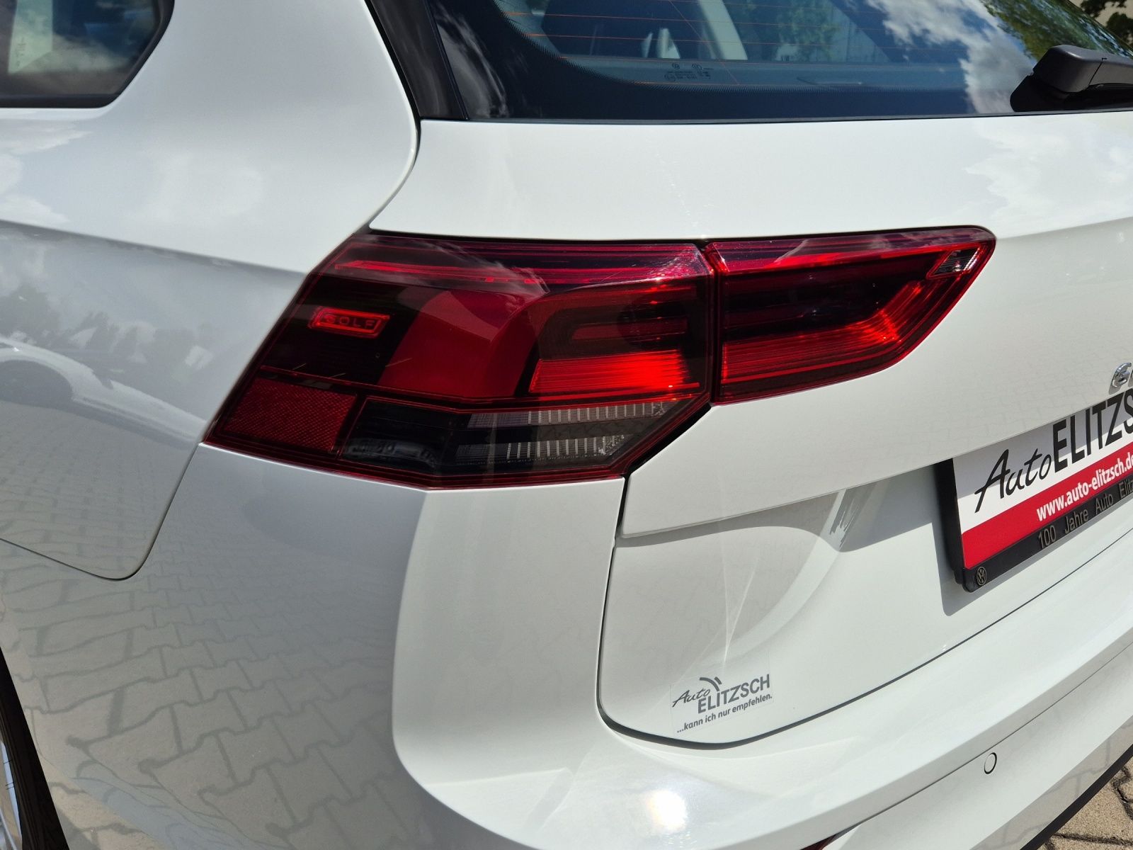 Fahrzeugabbildung Volkswagen Golf VIII Variant Life LED GRA SHZ LANE ASSIST