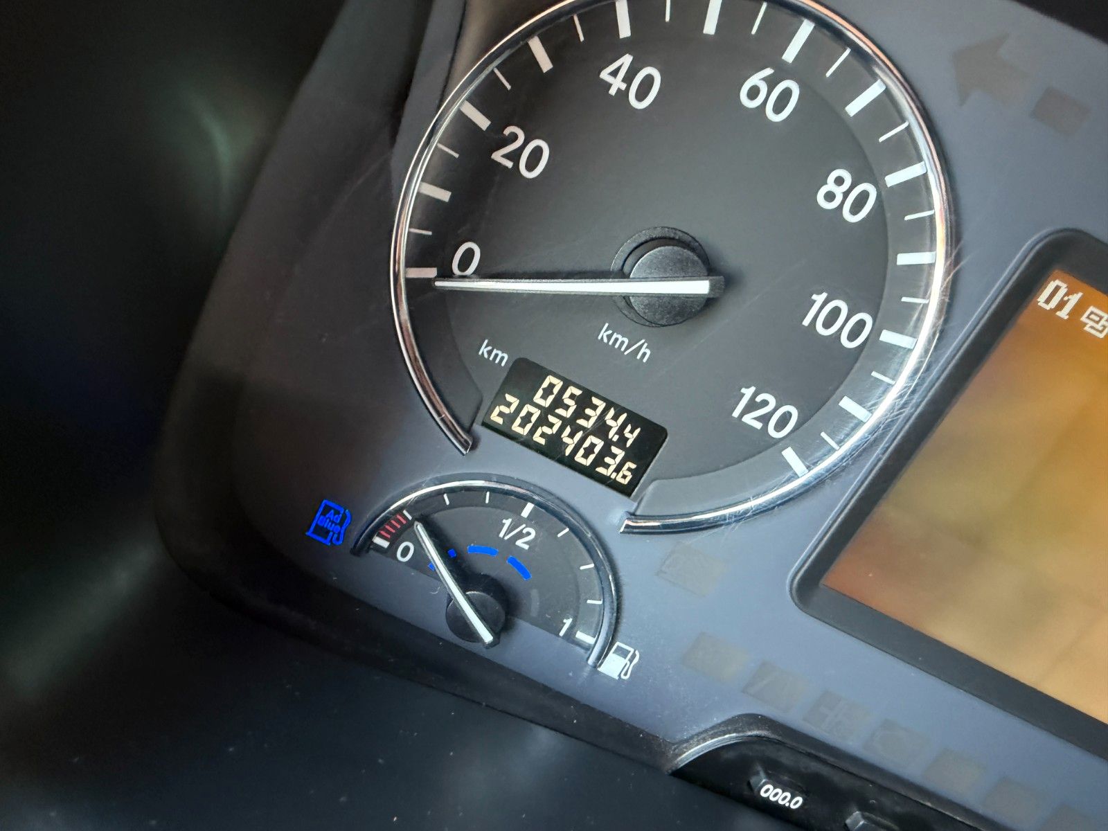 Fahrzeugabbildung Mercedes-Benz Actros 2644 L 6x4 MKG HLK 541 HP Funk Spitze