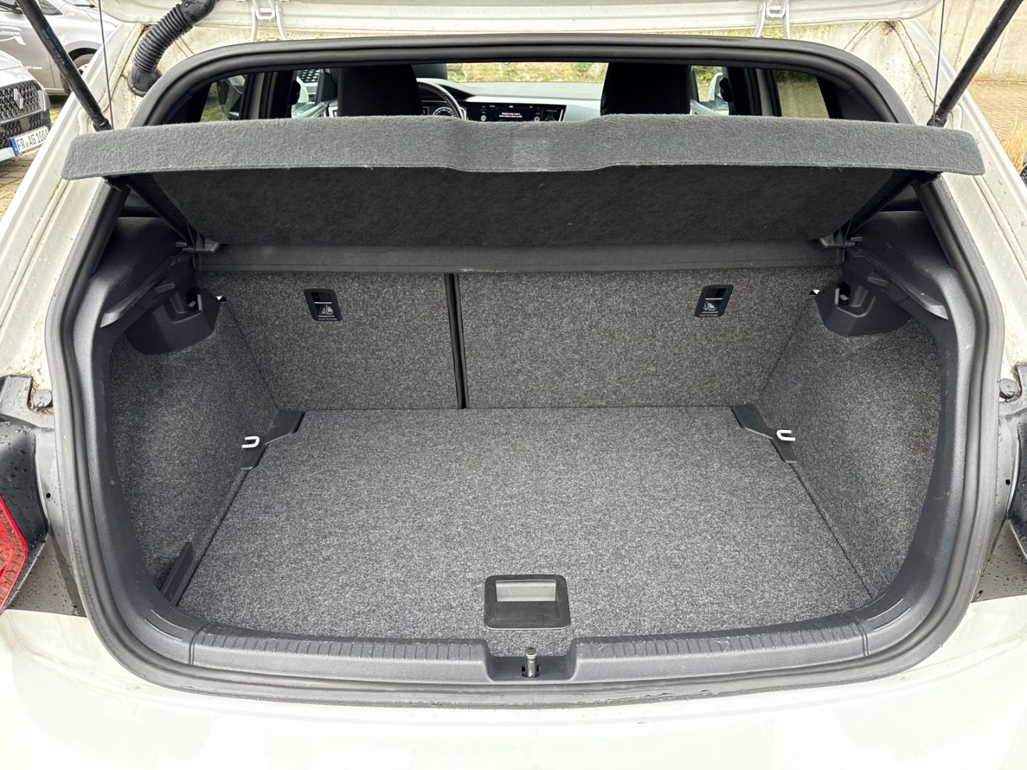 Fahrzeugabbildung Volkswagen Polo VI GTI Dyn. Kurvenlicht Sperrdiff. ACC Fahr