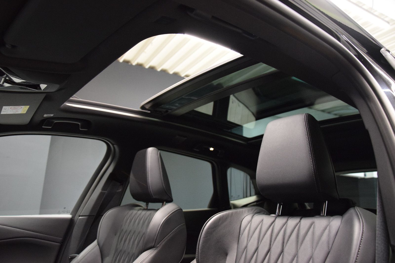 Fahrzeugabbildung BMW 218i Active Tourer M Sport Pano HuD ACC h/k