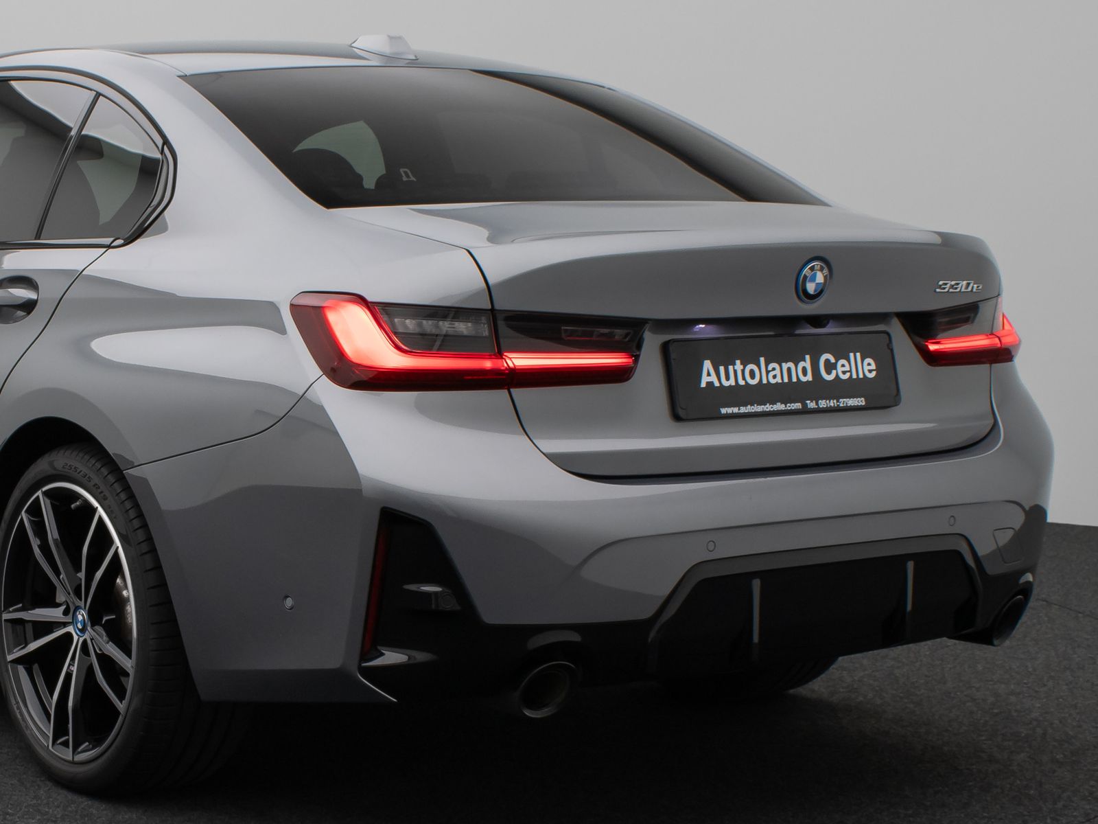 Fahrzeugabbildung BMW 330e M Sport Kamera DAB HiFi Stop&Go Komfort 19"