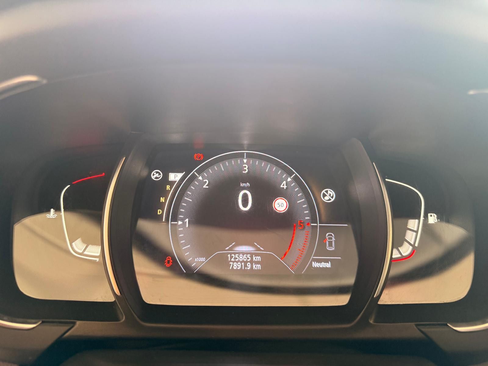 Fahrzeugabbildung Renault Scenic ENERGY dCi 160 EDC Bose Edition/ 7.SITZER