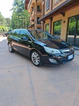 Opel Astra 1.4 Turbo 140CV Sports Tourer Cosmo - Opel Astra aus 2011: Turbo