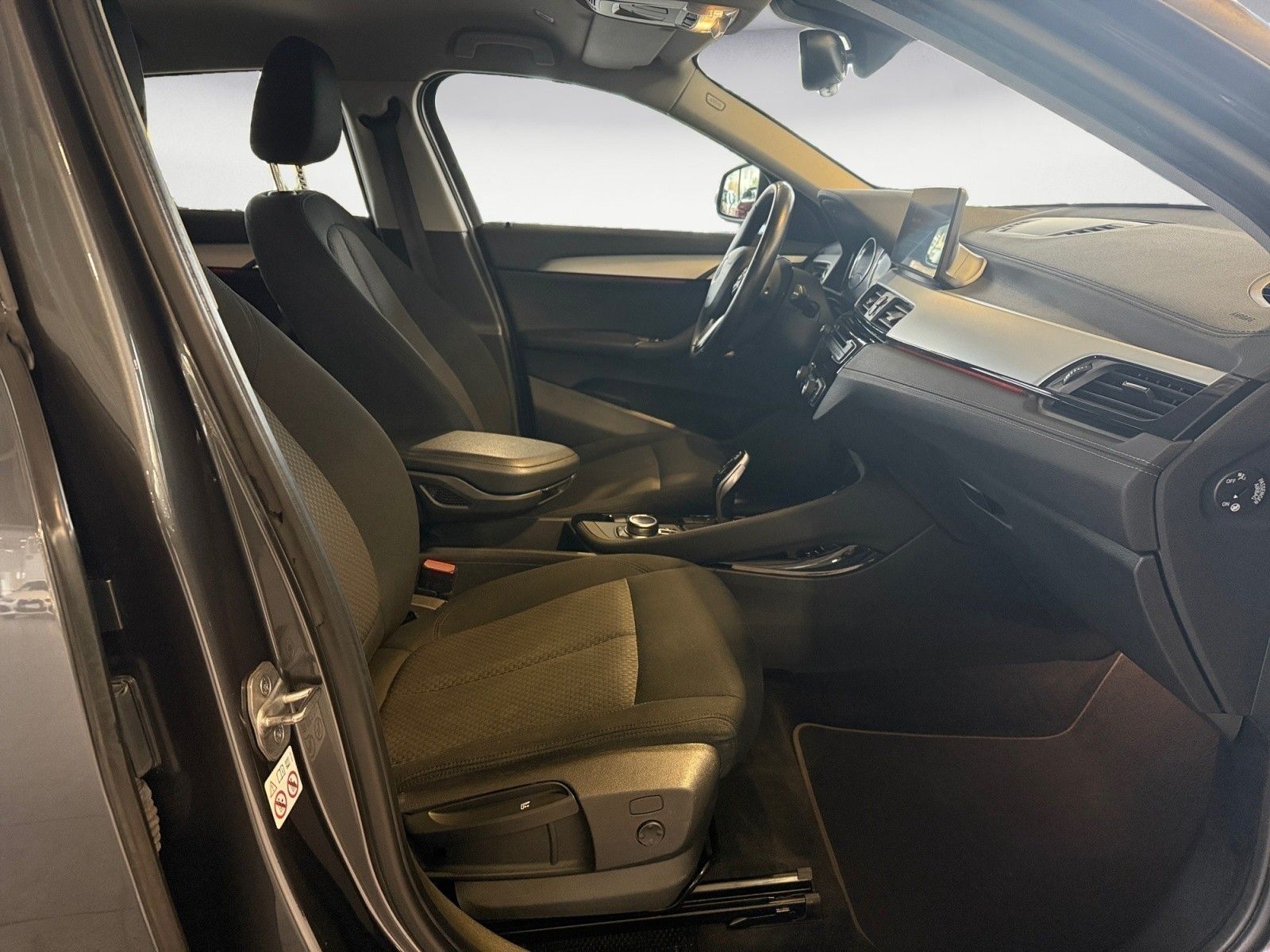 BMW X2 sDrive20i Advantage Head UP Navigation foto 9