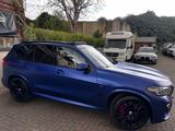 BMW X5 M50i PANO-SKY*2Achs*Massage*Sitzkl*AHK*360° - blaue BMW X5 M50
