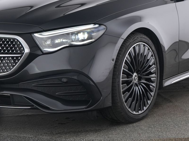 Fahrzeugabbildung Mercedes-Benz E 450 4M T AMG AHK Pano Superscreen Sitzklima