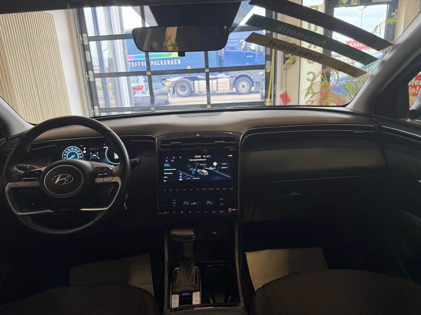 Fahrzeugabbildung Hyundai Tucson Select Mild-Hybrid 4WD / AHK / LED / NAVI