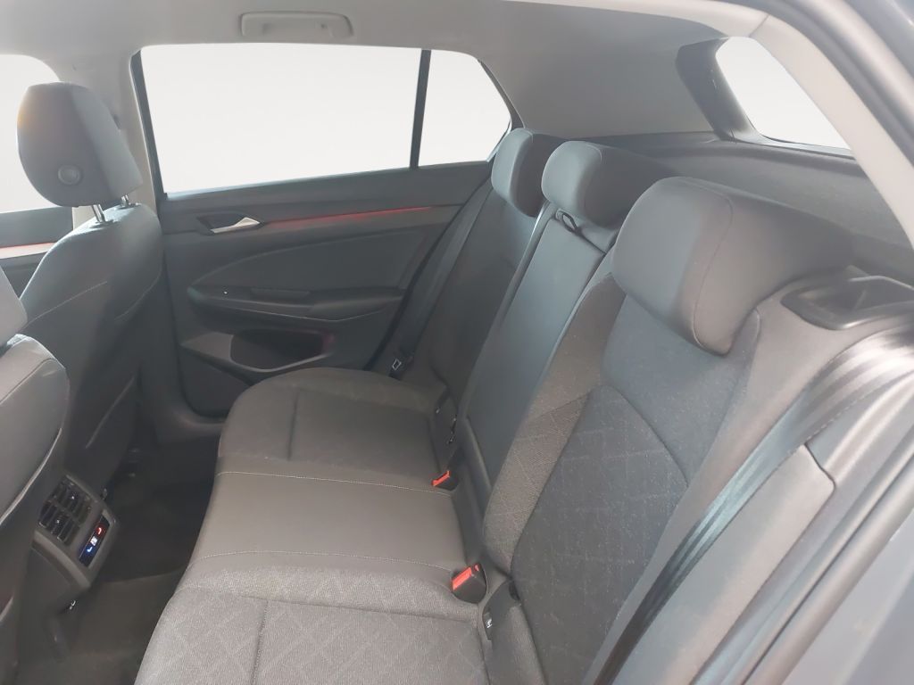 Fahrzeugabbildung Volkswagen Golf 1.5 TSI Life LED Rear View