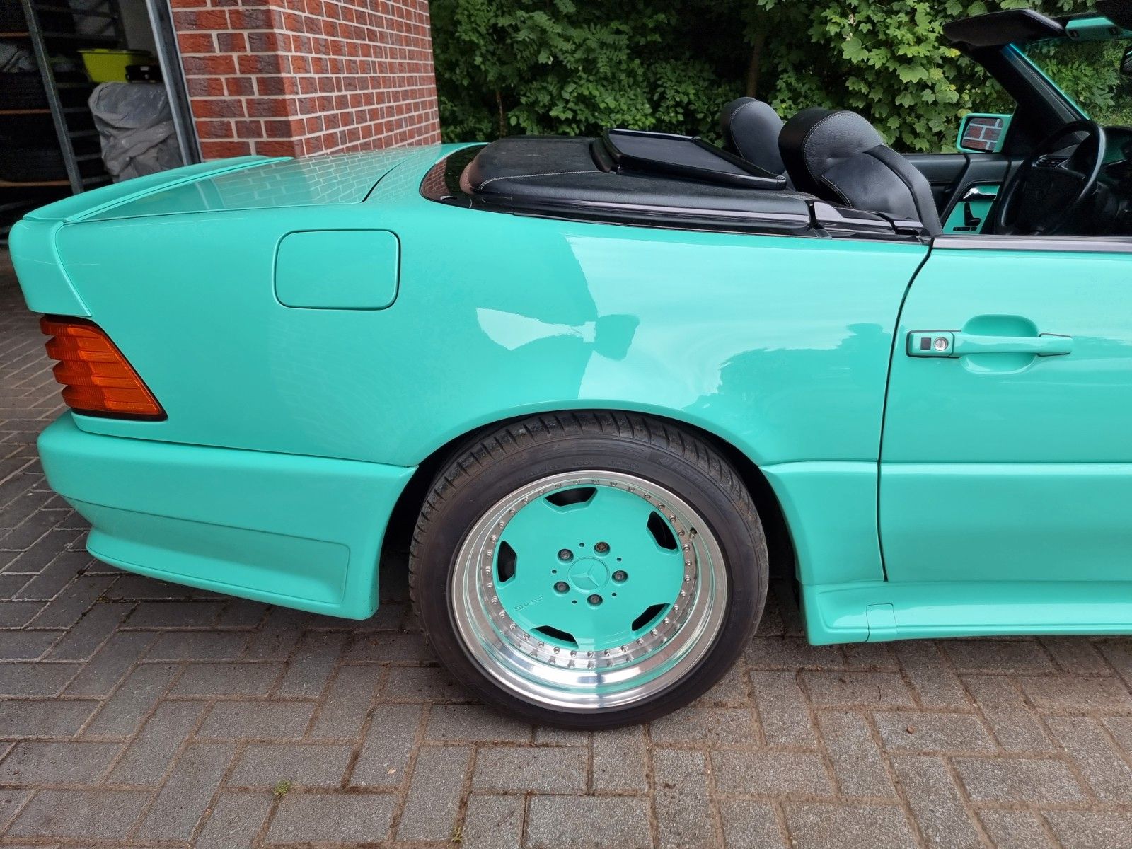 Fahrzeugabbildung Mercedes-Benz SL 600 AMG Unikat in Porsche Mint/Full Designo