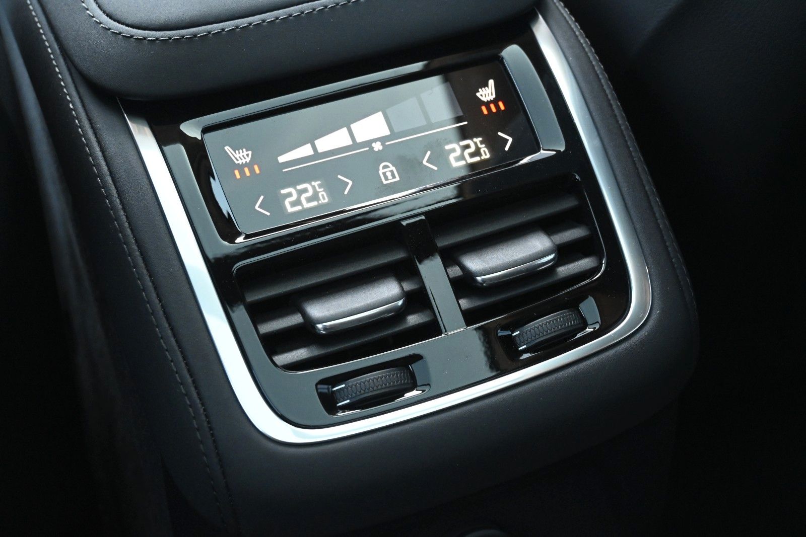 Fahrzeugabbildung Volvo XC90 Ultra Dark T8 AWD Recharge*LUFT*PANO*STHZ
