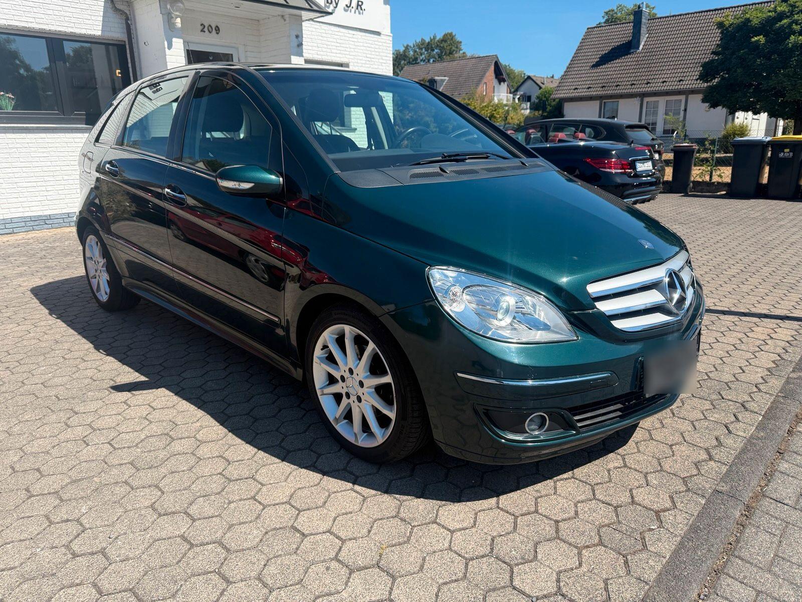Mercedes-Benz B 200