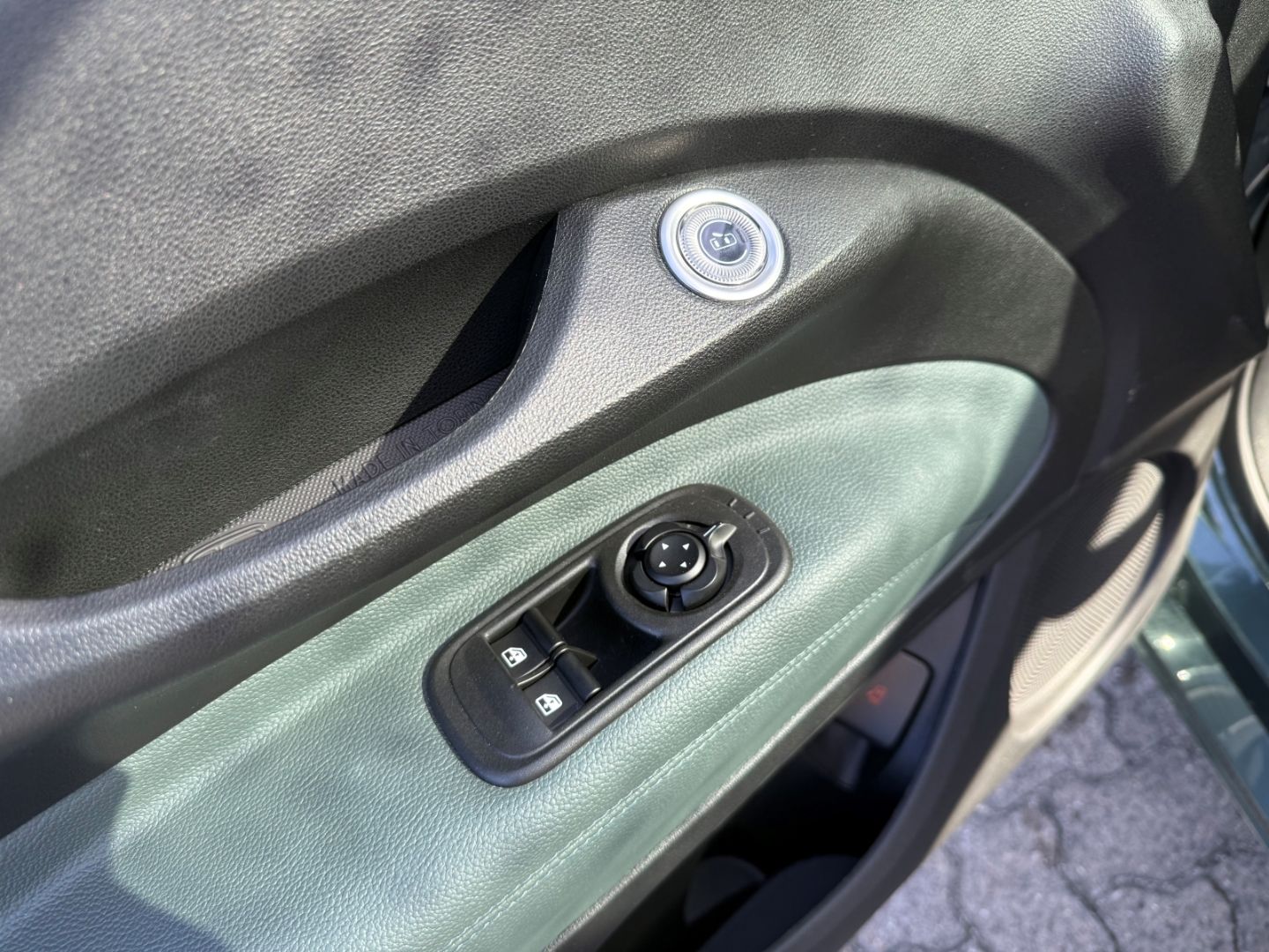 Fahrzeugabbildung Fiat 500e e Giorgio Armani Collectors Edition