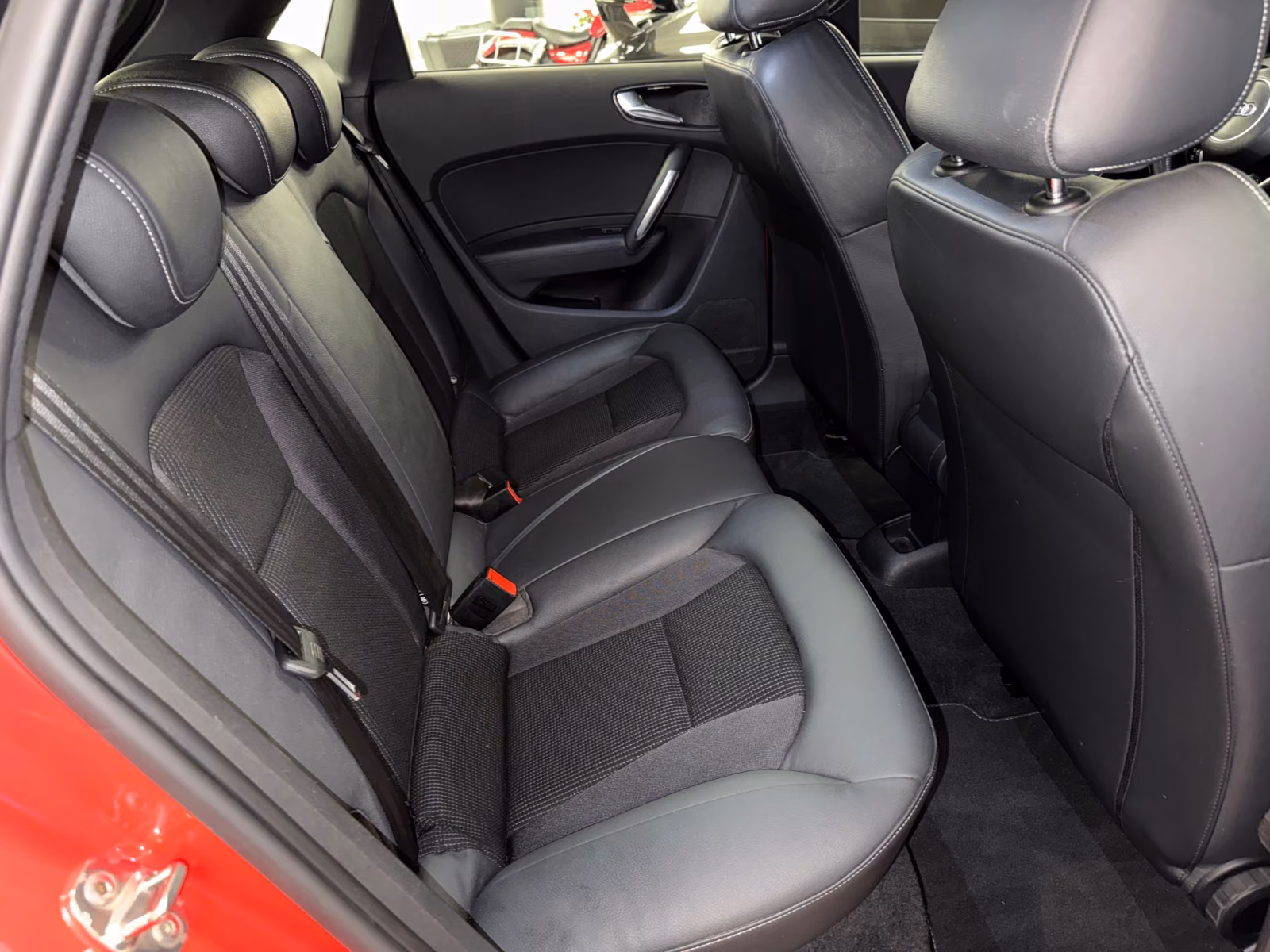 Audi A1 Sportback S-line|Bose|Automatik|SZH|Navi