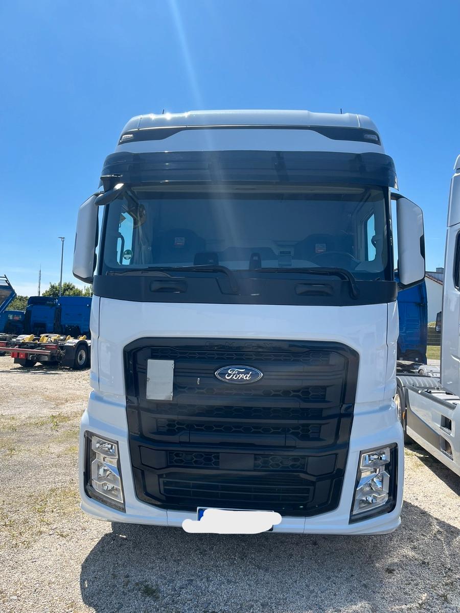 Ford F-MAX 500 mit Kipphydraulik und Spannungswandler