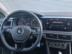 Fahrzeugabbildung Volkswagen Polo 1.0 TSI DSG Active NAVI PDC SHZ DAB