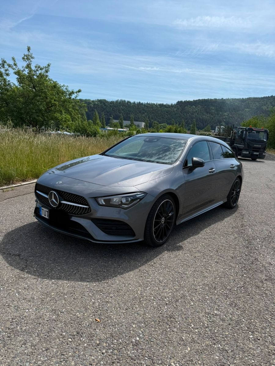 MERCEDES-BENZ CLA 200 Shooting Brake AMG-Line, Pano, MBUX, 