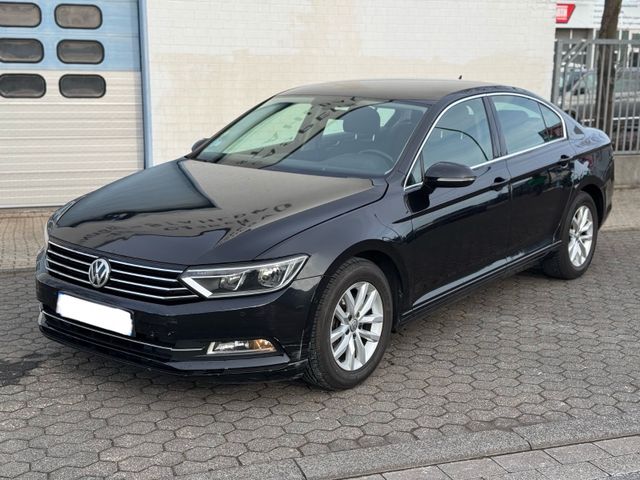 Volkswagen Passat Lim. Comfortline NAVI / KAMERA / ACC