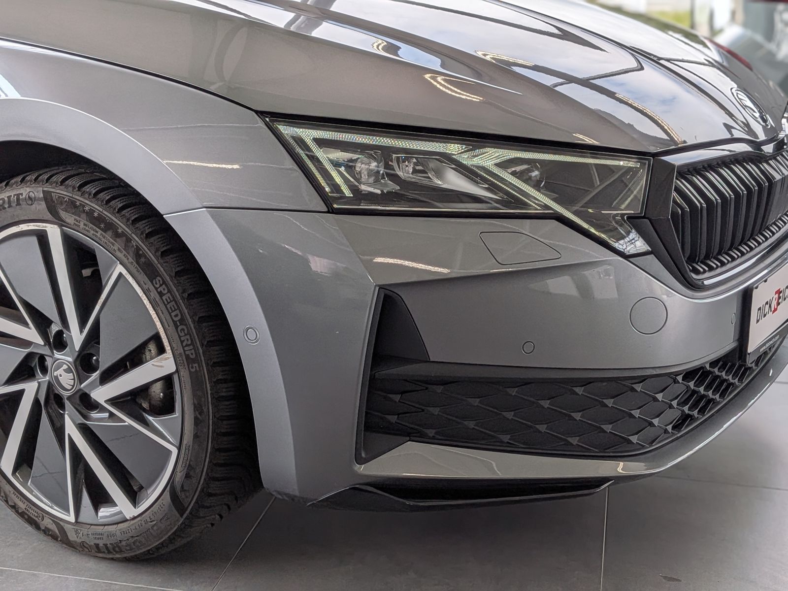 Fahrzeugabbildung SKODA Octavia 1.5 TSI Sportline Pano Matrix AHK 5J-Gar