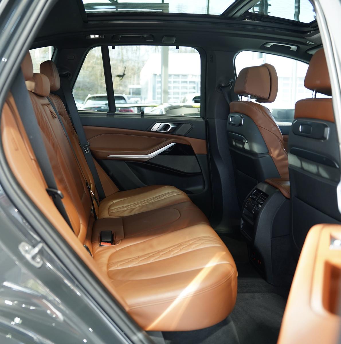 BMW X5 M60 i xD *1.H *22 *ACC*Sky Lounge*H-UP*AHK