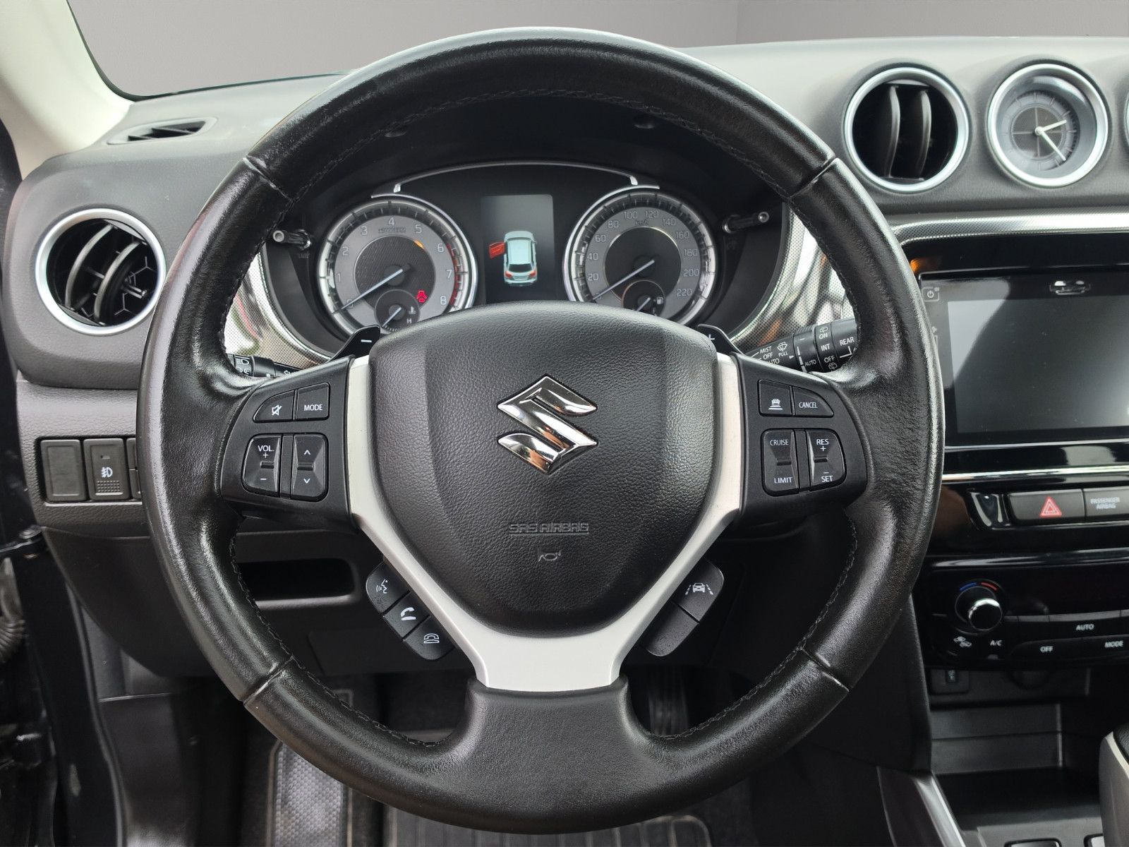 Fahrzeugabbildung Suzuki Vitara 1.4 Comfort+ 4x4 Automatik Panoramadach