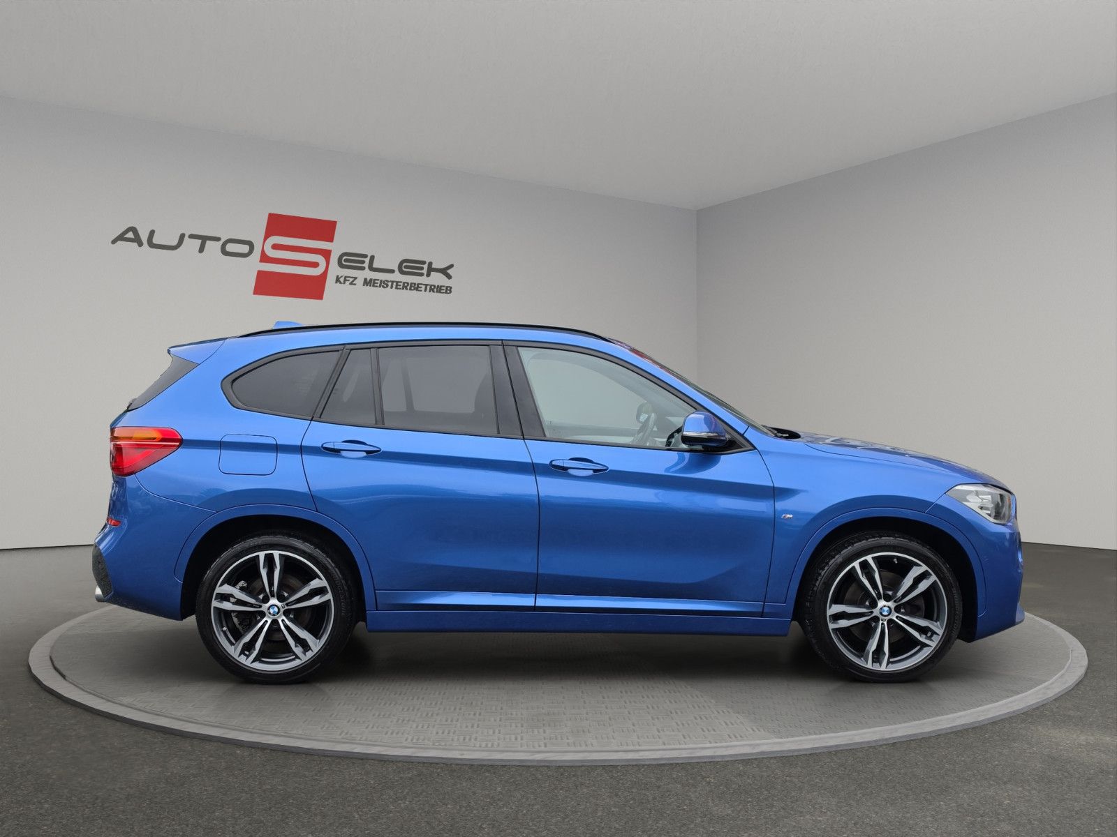 Fahrzeugabbildung BMW X1 xDrive 20 d M-Sport Automatik