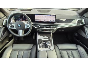 BMW X7 - 7
