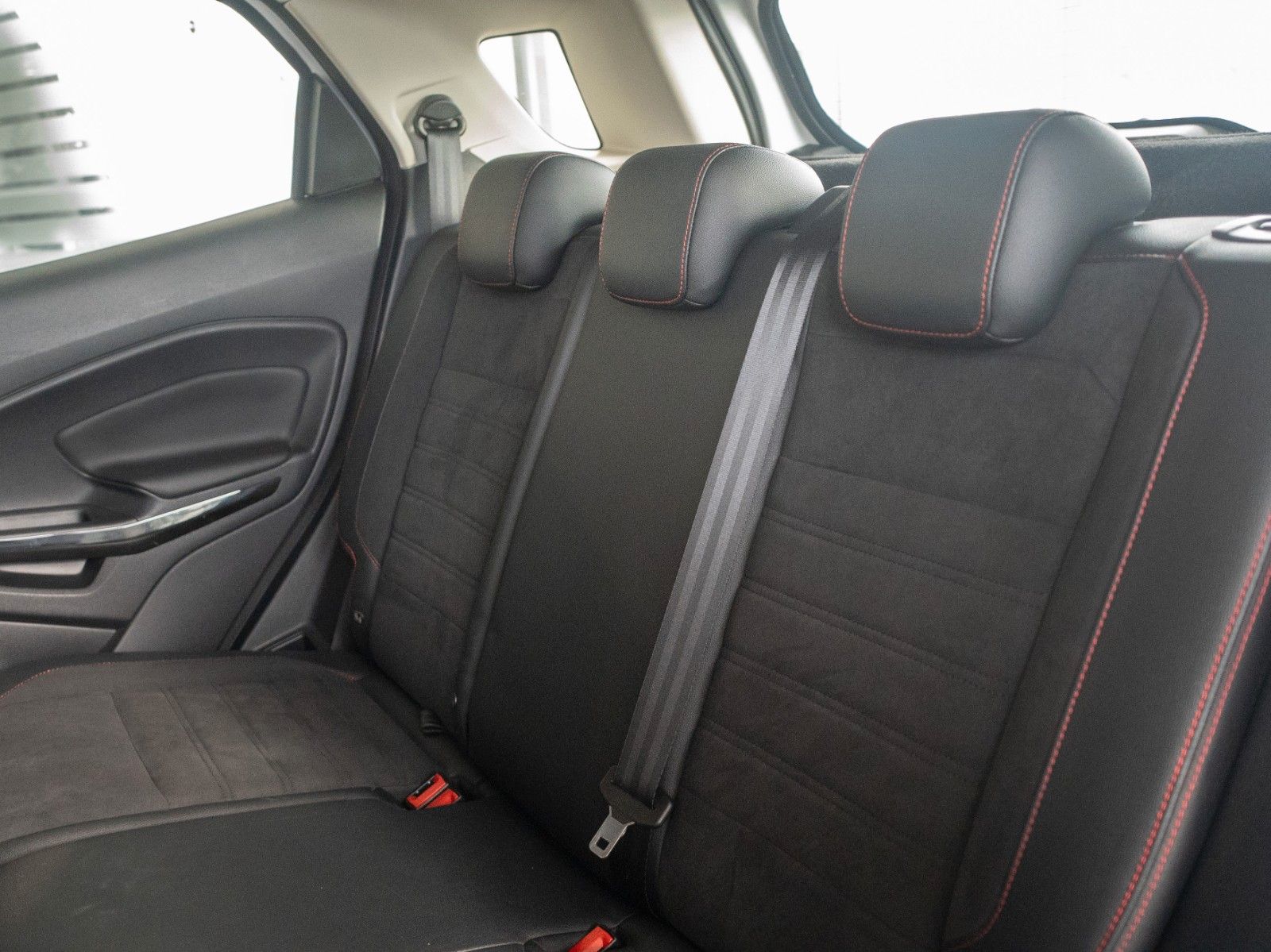 Fahrzeugabbildung Ford EcoSport ST-Line NAVI/KLIMAAUTOM./TEMPOMAT