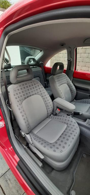 Volkswagen New Beetle