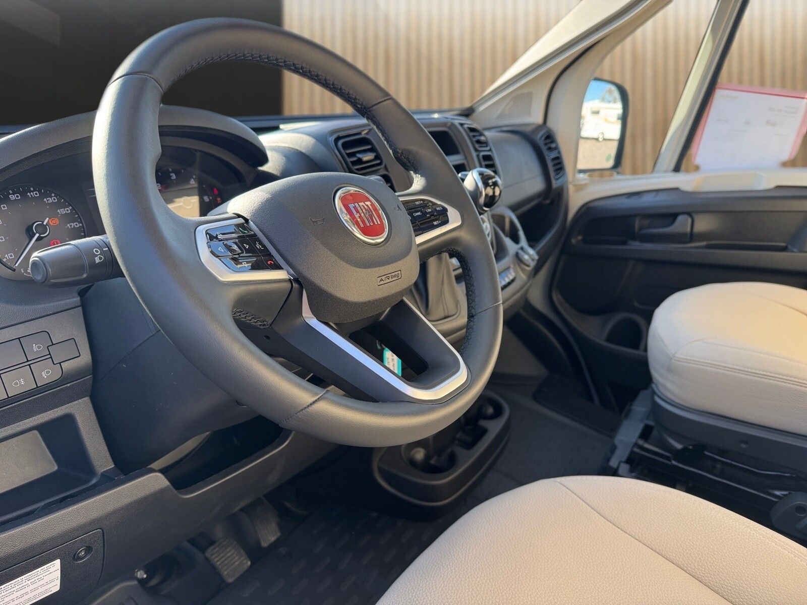 Fahrzeugabbildung Karmann Dexter DE 600 Alufelgen, Captain-Chair-Sitze
