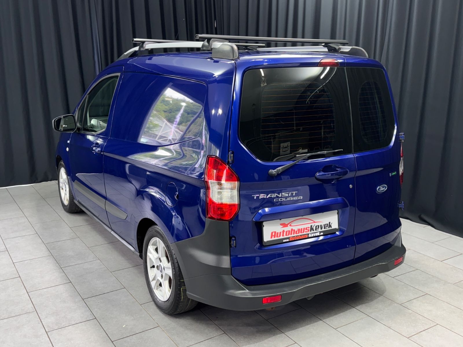 Fahrzeugabbildung Ford Transit Courier Trend|KLIMA|8-FACH|AHK|1.HAND